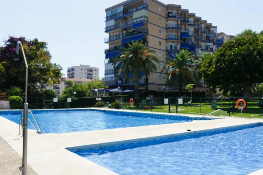 Holiday Rentals Piscina, Playa Parking A 5 Min Caminando Del Puerto De Benalmádena Kültér fotó