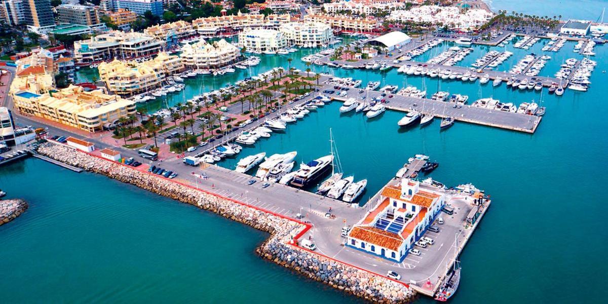 Holiday Rentals Piscina, Playa Parking A 5 Min Caminando Del Puerto De Benalmádena Kültér fotó